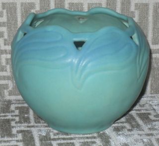 ☆ Flawless Van Briggle Art Pottery Vase 847 Philodendron Leaves Reticulated