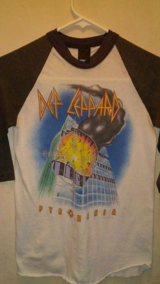 Vintage 1983 Def Leppard Concert Tour T - Shirt Pyromania