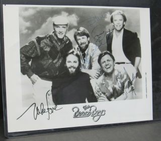 1985 The Beach Boys Autographed B&w Photograph By Harry Langdon 8 " X10 "