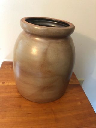 1993 Beaumont Brothers Pottery Stoneware Salt Glaze Bird Crock Jar w/Lid 9” High 5