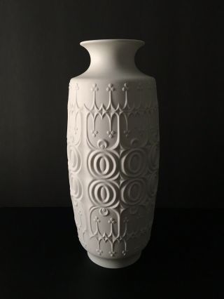 Mid Century 60s Ak Kaiser White Bisque Porcelain Relief Geometric Op Art Vase