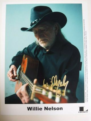 Willie Nelson Signed Color Photo W/guitar