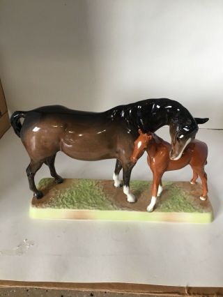 Vintage Beswick Horse Mare/chestnut Foal On Base Figurine Model 1811