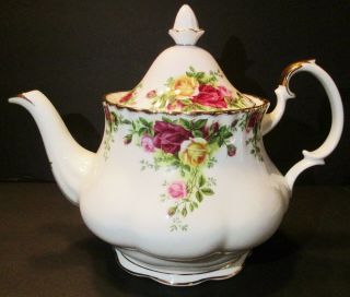 Royal Albert England Bone China Old Country Roses 5/6 Cup Teapot