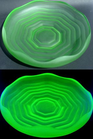 Large Vibrant Art Deco Uranium Green Glass Centrepiece Float Bowl Wavy Geometric