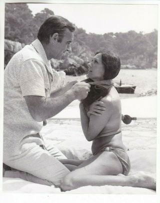 James Bond Diamonds Are Forever Press Photo 1971 Sean Connery And Denise Perrier