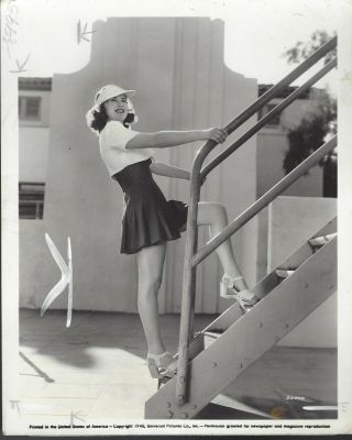 Vintage Newspaper File Portrait Of Deanna Durbin - Unusual Leggy Pose
