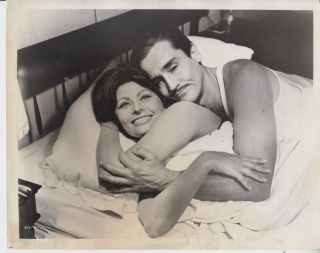 Sophia Loren,  Vittorio Gassman " Ghosts,  Italian Style " 1967 Vintage Movie Still