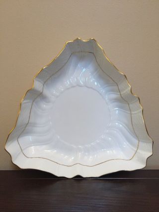 Herend “golden Edge” 10” Triangle Serving Bowl 1191 Hde - Gold Trim On White