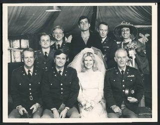 1980 Photo Cast Of M A S H Alan Alda,  Loretta Swit,  Rogers,  Stevenson