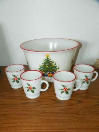 Vintage Anchor Hocking Christmas Tree Holly Berry Punch Bowl Set