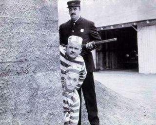 Stan Laurel & Oliver Hardy 8x10 Photo 12