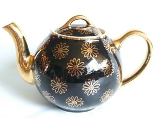 Vintage Hall China 050 Gl Teapot 6 Cup Capacity Daisies Design Black - Gold