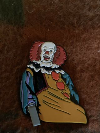 It Pennywise Killer Clown Movie Enamel Lapel Art Horror Pin.  No Card Backing Inc