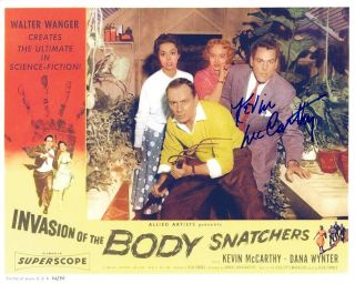 Kevin Mccarthy Signed Invasion Of The Body Snatchers 8x10 W/ Sci - Fi Classic