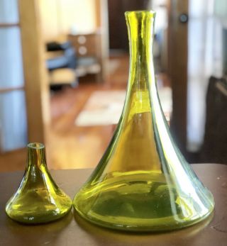 2 Vintage BEAKER SHAPED Yellow Hand Blown Art Glass Bud Vases 2