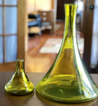 2 Vintage BEAKER SHAPED Yellow Hand Blown Art Glass Bud Vases 3