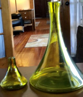 2 Vintage BEAKER SHAPED Yellow Hand Blown Art Glass Bud Vases 4