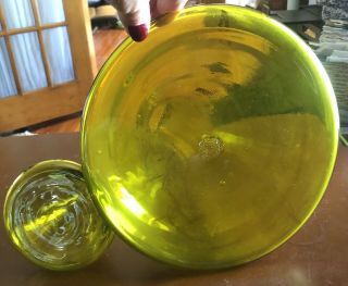 2 Vintage BEAKER SHAPED Yellow Hand Blown Art Glass Bud Vases 8