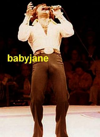 Tom Jones Sexy In Tight Pants Singing On Stage Photo 7