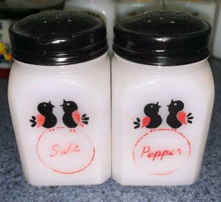 Mckee Milk Glass Red Black Songbirds Birds On A Wire Salt And Pepper Shakers
