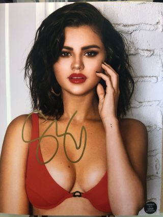 Selena Gomez Signed Autograph 8x10 Photo Hit Sexy Rare Wizards Actress