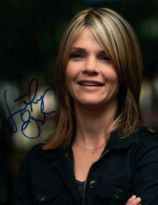Sexy Kathryn Erbe Signed Autographed Color 8x10 - - Law & Order Ci