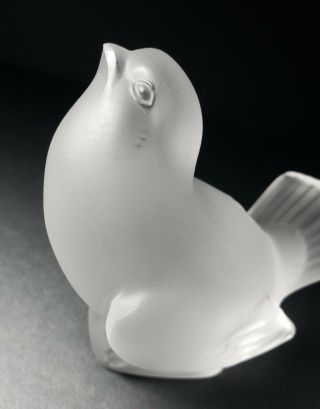 Vintage Lalique Crystal Sparrow Bird Paperweight 11606 Head Up,  Signed,  1946 - 77 3