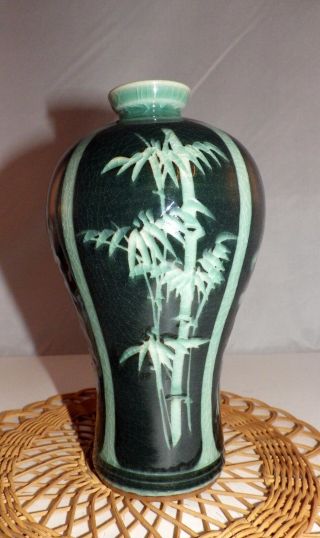 Korean Asian Pottery Celadon Green Crackle Ceramic Floral Signed Vase 2 2