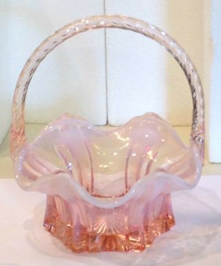 ❤️fenton Pink Opalescent Glass Basket Twist Handle Rose Magnolia Hx Coll 1993❤️