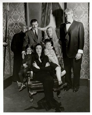 Addams Family Tv Cast Adams Carolyn Jones Hollywood Celebrity Photo (43bh)