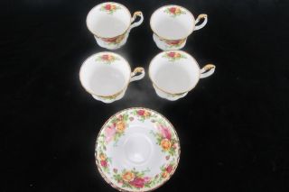 Old Country Roses Royal Albert Footed Tea cup and Saucer set (4) 6