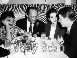 Liza Minnelli Judy Garland At Dinner Candid 8x10 Photo Tr4