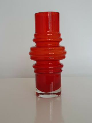 Retro modernist Scandinavian red glass hooped vase 1960 ' s / 70 ' s h 20cms 8