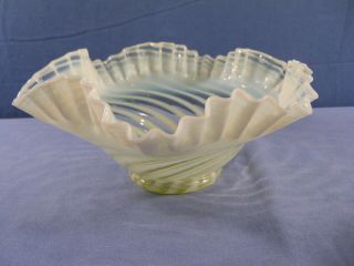 Fenton Topaz Opalescent Vaseline Glass Spiral Optic Bowl 3