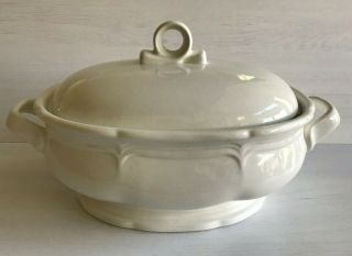 Mikasa French Countryside White Oval 2 1/2 Qt Covered Casserole Tureen F 9000