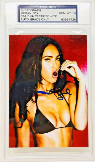 Megan Fox Sexy Cherry Autographed 3.  5x5 Photo Signed Psa/dna Slabbed Graded 10
