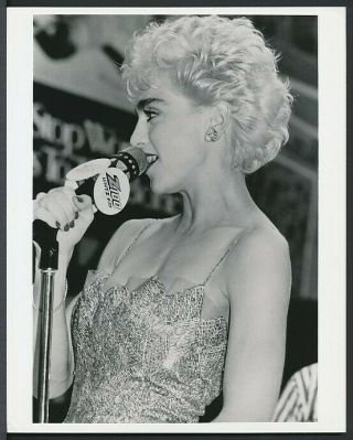1980s Photo Madonna Blonde Beauty - Music 