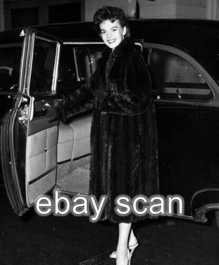 Natalie Wood By Car In Fur Coat 8x10 Photo 08
