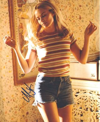 Signed Color Photo Of Margot Robbie Of " Once Upon A Time In Hollywood "