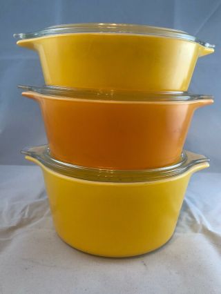 Pyrex Daisy 1968 - 1973 Set Of Three Small Casserole Bowls With Lids - Vintage