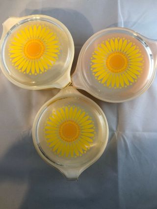 Pyrex Daisy 1968 - 1973 Set Of Three Small Casserole Bowls With Lids - Vintage 4