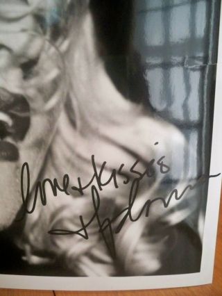 Madonna autograph,  from the estate of an avid Hollywood collector 3