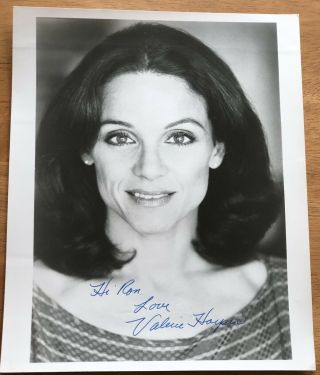 Actress Valerie Harper " Rhoda " Autographed Photo