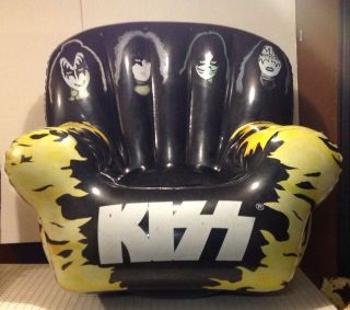 Kiss Inflatable Chair