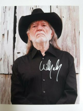 Willie Nelson Signed Color 8 X 10 Photo