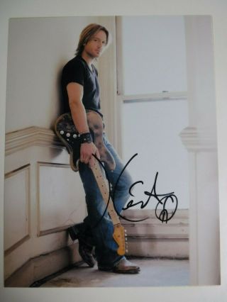 Keith Urban Signed Color Photo W/guitar