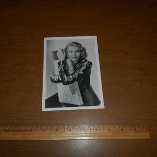 Patricia Neal Was An American Actress Hand Signed 5 X 7 Photo