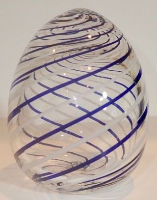 Vintage Glass Paperweight Egg Shaped With Navy Blue And White Spiral Ck0497