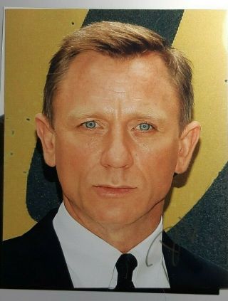 Daniel Craig " James Bond 007 " Authentic Autograph 8 X 10 Photo W/coa